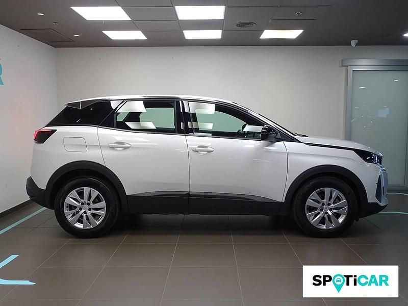 Usado Peugeot 3008 Active 131 CV (96 kW) 2023 Blanco SUV