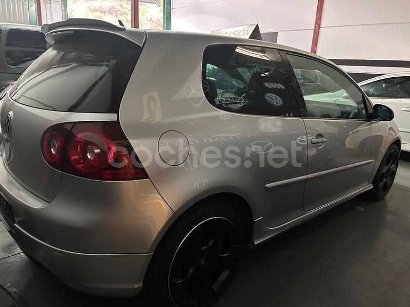 Usado VW Golf V GTI 200 CV (147 kW) 2007 Gris / plata Berlina