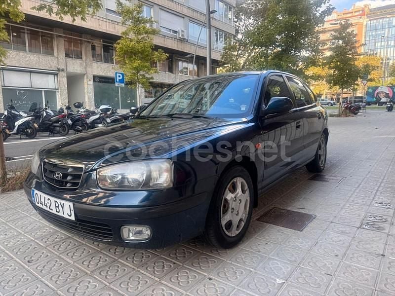 Azul Usado 2002 Hyundai Elantra GLS Berlina | 2490 € - Imagen 1/4