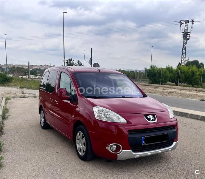 Rojo Usado 2009 Peugeot Partner Tepee Outdoor Monovolumen | 6999 € (Precio justo) - Imagen 1/4