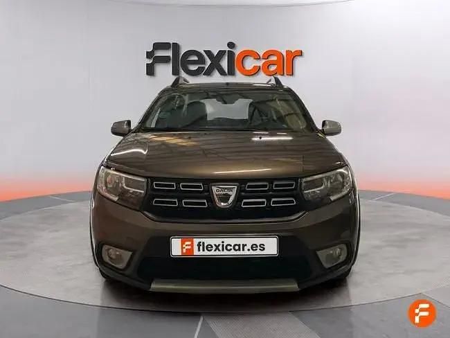 Käytetty Dacia Sandero Stepway 90 HP (66 kW) 2017 Ruskea