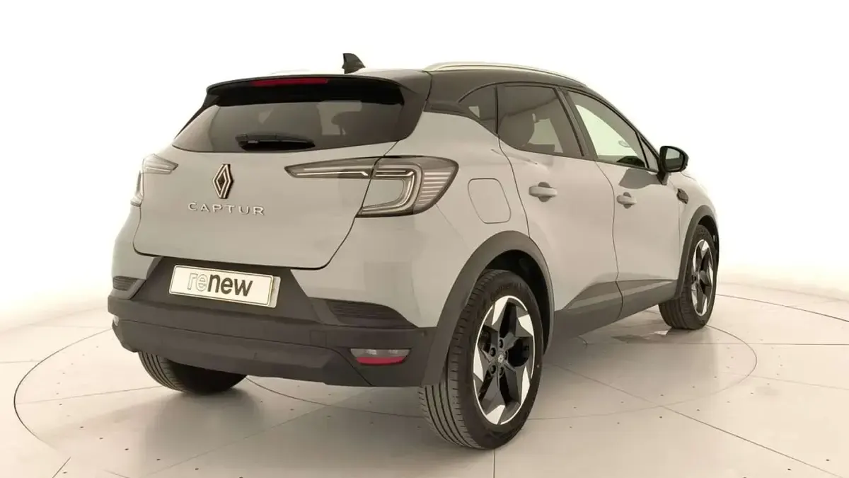 Usado Renault Captur Techno 101 CV (74 kW) 2025 Gris SUV