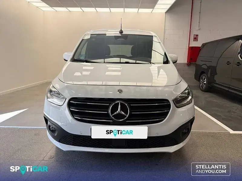 Usado Mercedes T180 116 CV (85 kW) 2023 Blanco Monovolumen
