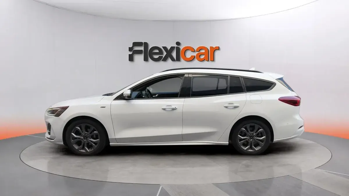 Usado Ford Focus Active 155 CV (114 kW) 2022 Blanco Familiar