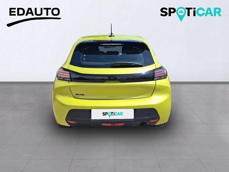 Usado Peugeot 208 Active 102 CV (75 kW) 2024 Dorado Utilitario