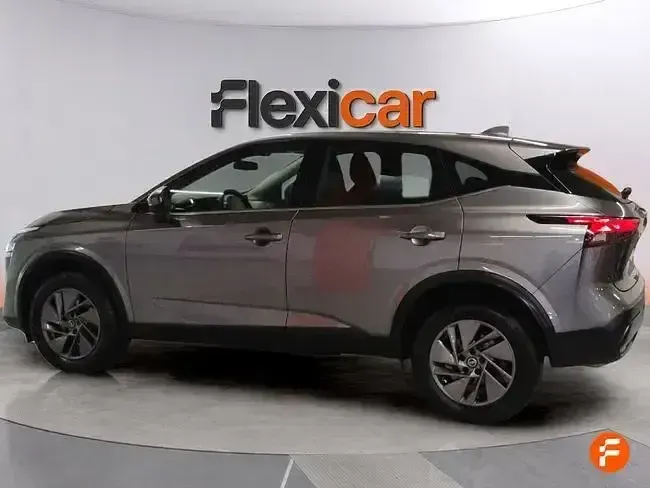 Usado Nissan Qashqai Acenta 158 CV (116 kW) 2021 Gris SUV