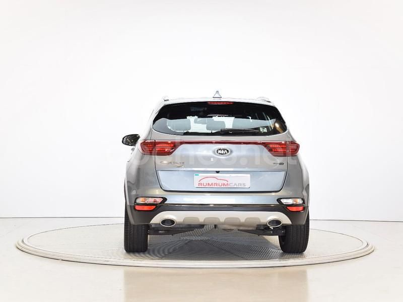 Usado Kia Sportage GT-Line 136 CV (100 kW) 2021 Gris / plata SUV