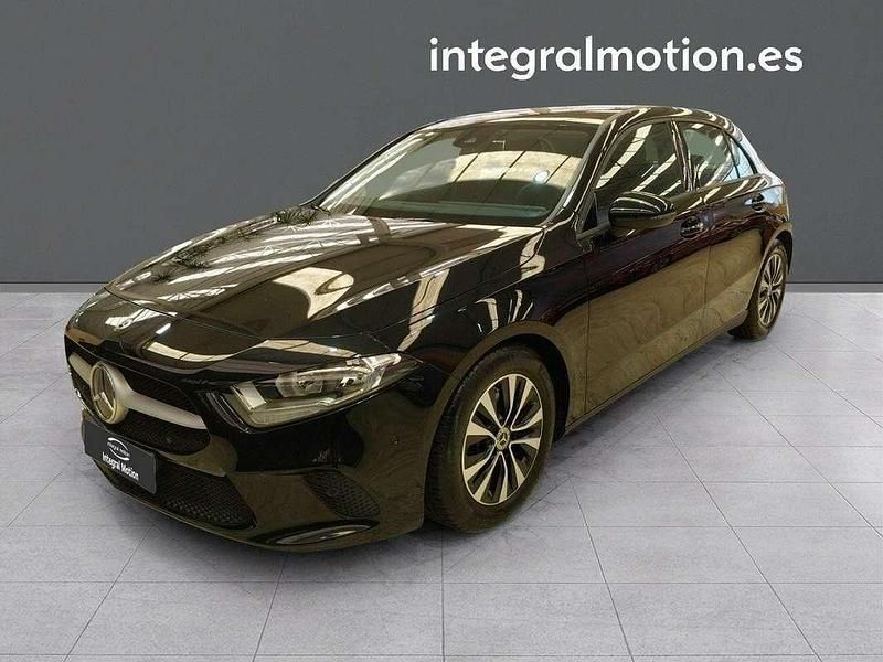 Negro Usado 2020 Mercedes A180 Utilitario | 24.500 € (Precio justo) - Imagen 1/4