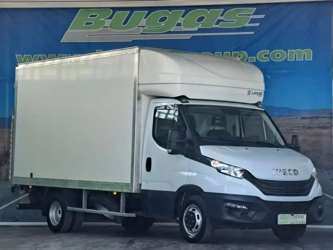 Usado Iveco Daily 160 CV (117 kW) 2023 Berlina