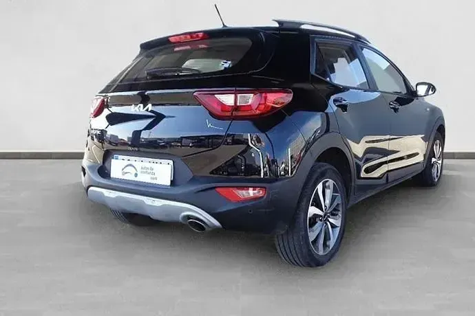 Usado Kia Stonic 84 CV (61 kW) 2023 SUV