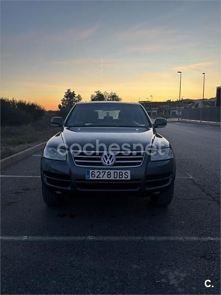 Usado VW Touareg 220 CV (161 kW) 2004 Gris / plata SUV