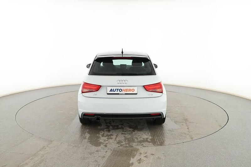 Usado Audi A1 Sportback Attraction 95 CV (69 kW) 2015 Blanco Utilitario