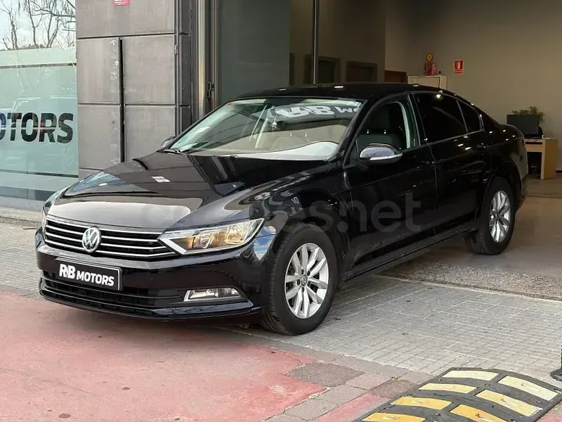 Usado VW Passat Advance 150 CV (110 kW) 2018 Negro Berlina
