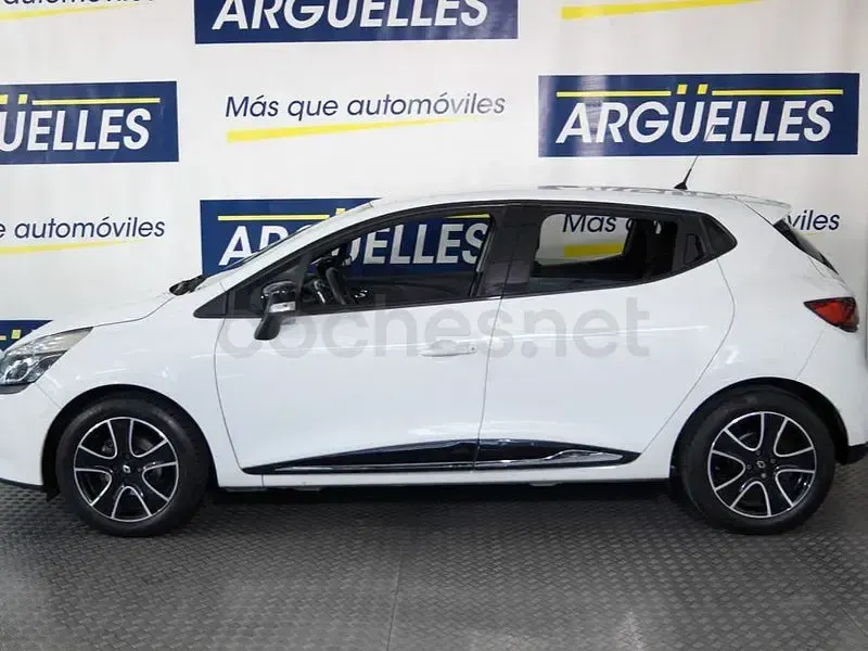 Usado Renault Clio IV Expression 75 CV (55 kW) 2013 Blanco Berlina