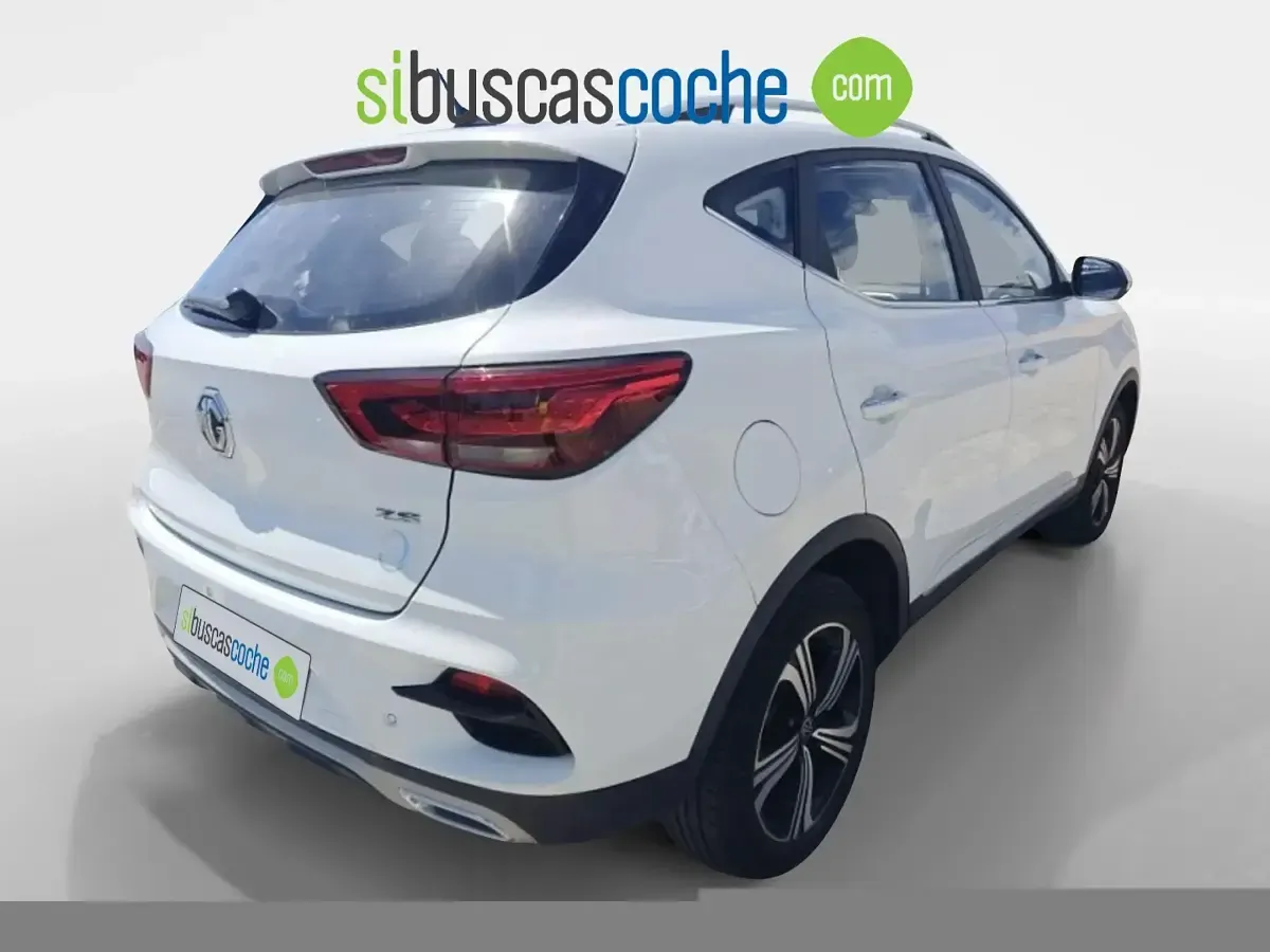 Usado MG ZS Comfort 105 CV (77 kW) 2023 Blanco SUV