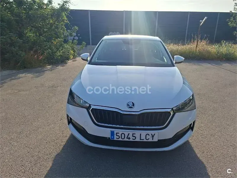 Usado Skoda Scala Ambition 115 CV (84 kW) 2019 Blanco Utilitario