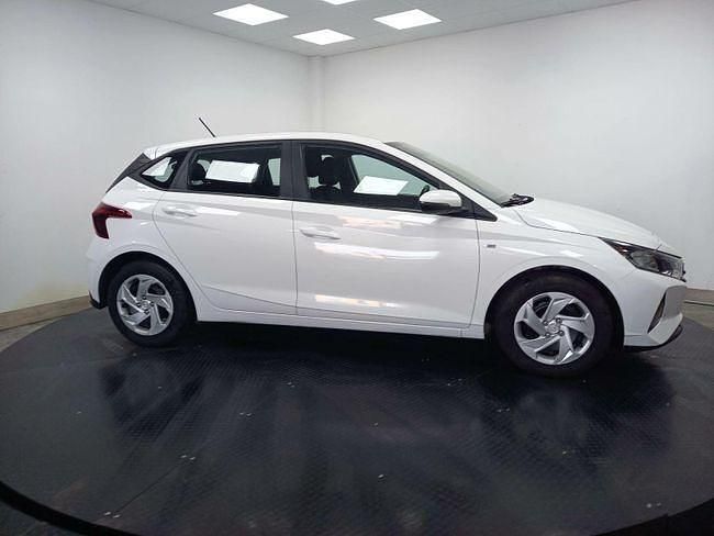 Usado Hyundai i20 101 CV (74 kW) 2021 Blanco Berlina