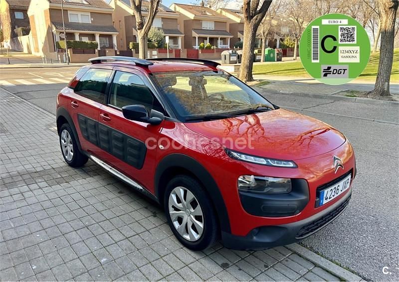 Usado Citroën C4 Feel 82 CV (60 kW) 2017 Rojo Berlina