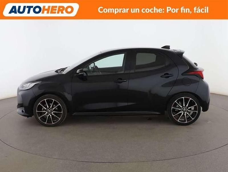 Usado Toyota Yaris Hybrid Sport 120 CV (88 kW) 2023 Negro Berlina