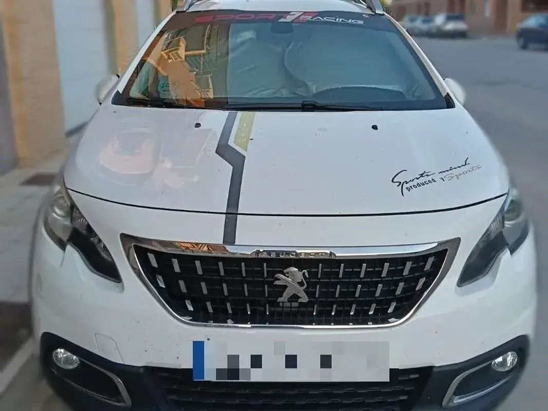 Usado Peugeot 2008 Allure 99 CV (72 kW) 2018 Blanco SUV