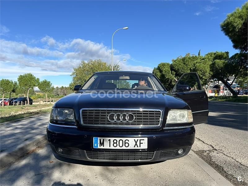 Usado Audi A8 S-Line 230 CV (169 kW) 1999 Azul Berlina