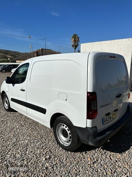 Usado Peugeot Partner 75 CV (55 kW) 2018 Blanco Monovolumen