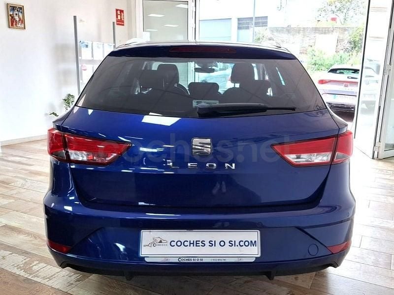 Usado Seat Leon XCELLENCE 130 CV (95 kW) 2020 Azul Familiar
