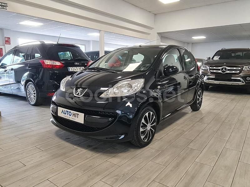 Negro Usado 2006 Peugeot 107 Utilitario | 3999 € (Precio justo) - Imagen 1/4