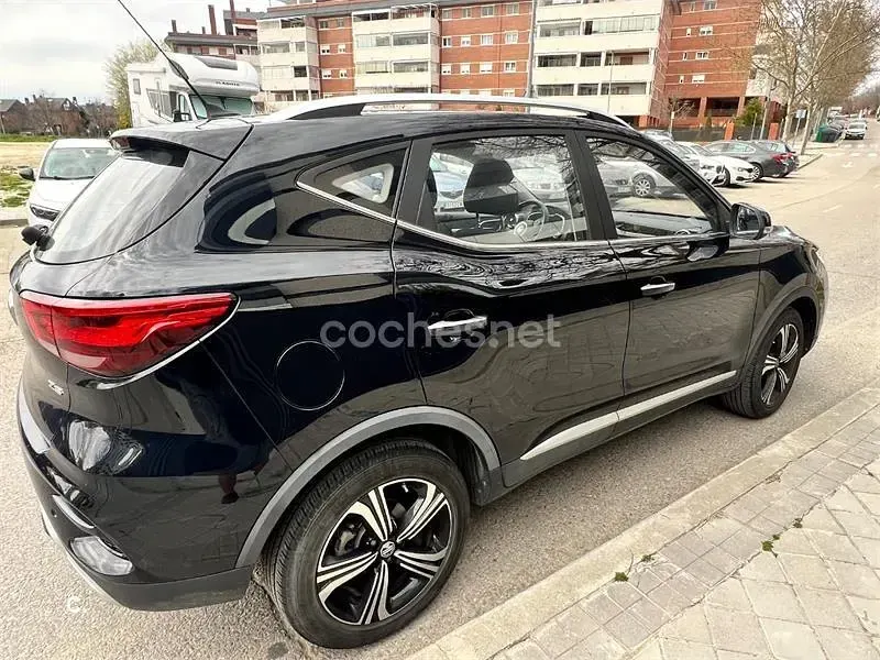 Usado MG ZS Comfort 106 CV (77 kW) 2023 Negro SUV