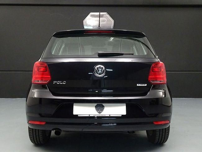 Usado VW Polo Advance 90 CV (66 kW) 2017 Negro Berlina