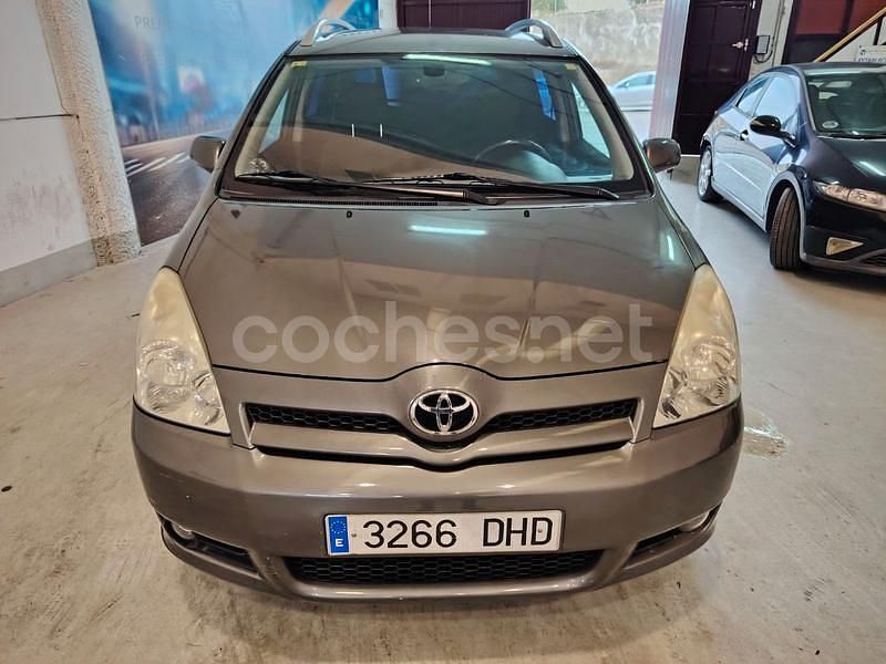 Usado Toyota Corolla Verso Luna 129 CV (94 kW) 2005 Gris / plata Monovolumen