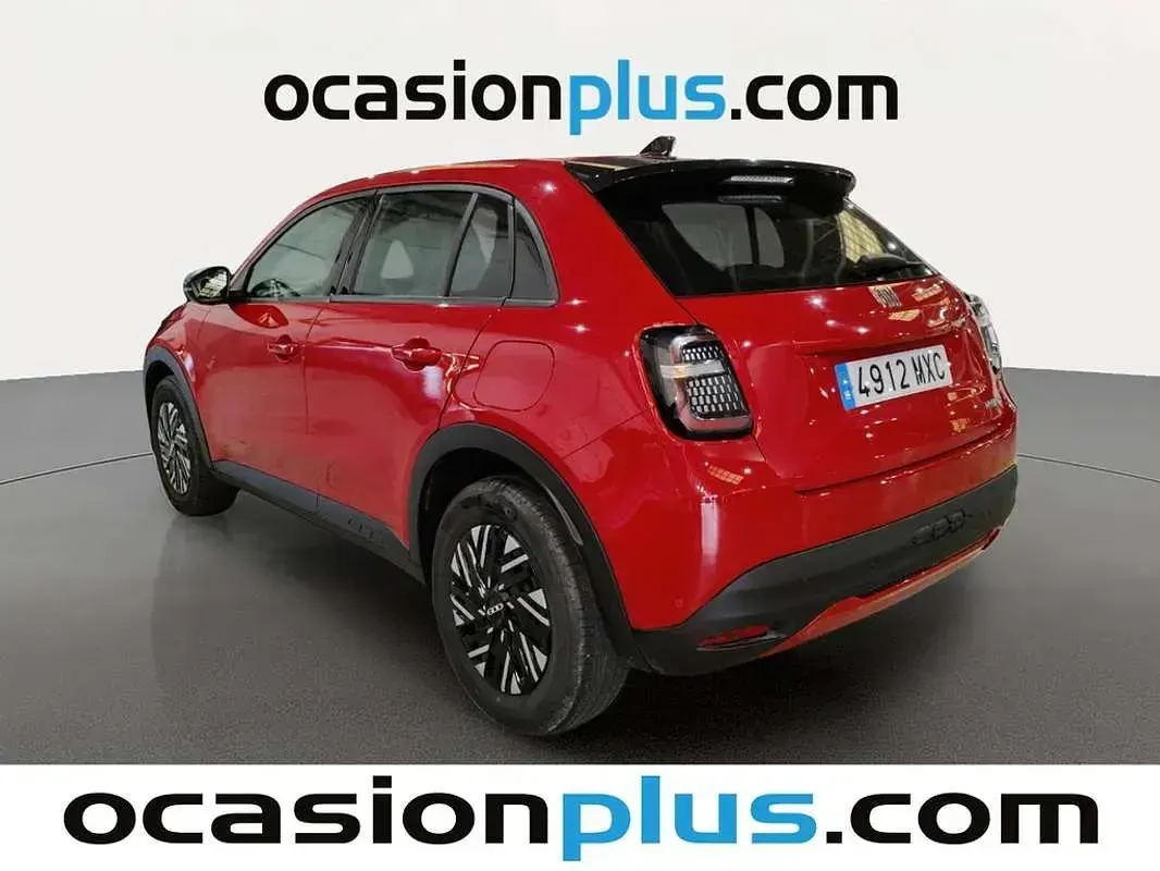 Usado Fiat 600 101 CV (74 kW) 2024 Rojo SUV
