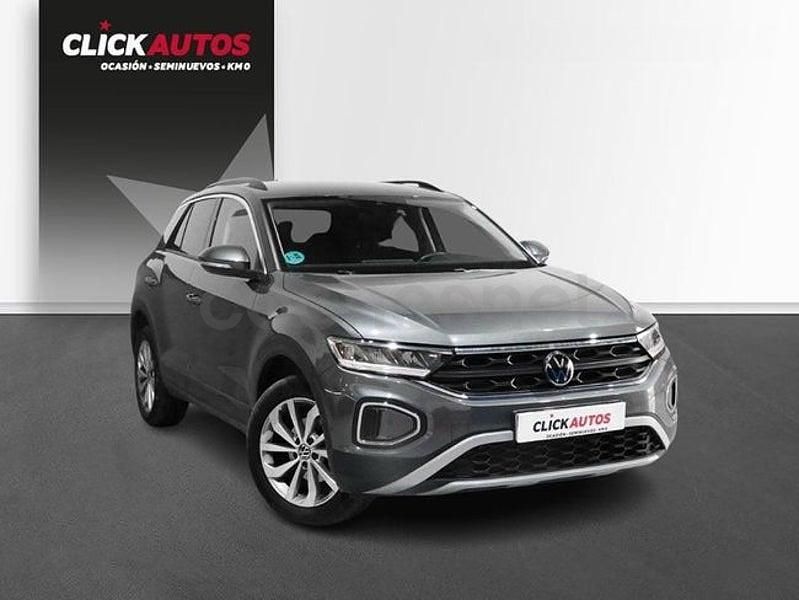Usado VW T-Roc Life 110 CV (80 kW) 2022 Gris / plata SUV