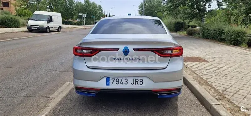 Usado Renault Talisman Zen 130 CV (95 kW) 2016 Gris / plata Berlina