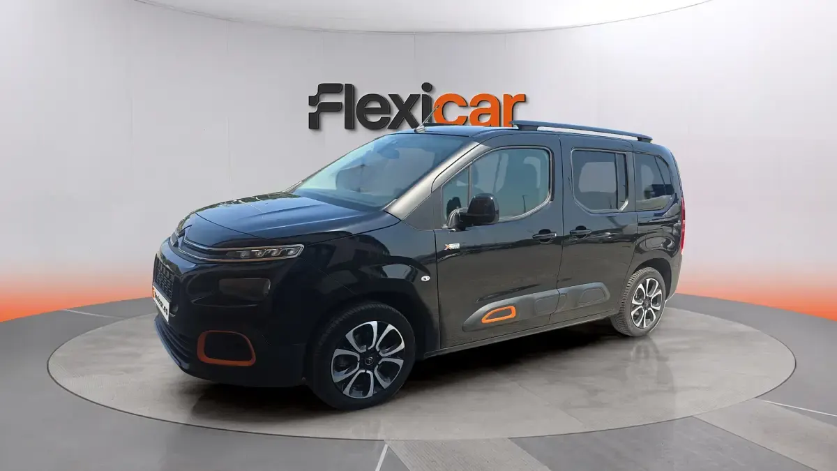 Usado Citroën Berlingo Shine 131 CV (96 kW) 2020 Negro Monovolumen