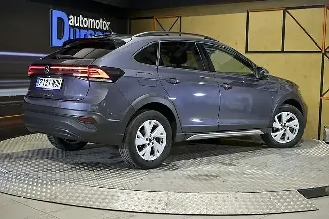 Usado VW Taigo Life 110 CV (80 kW) 2023 Gris SUV