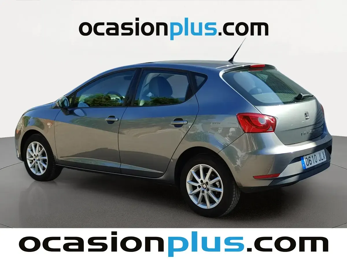 Usado Seat Ibiza Style 105 CV (77 kW) 2016 Gris Utilitario