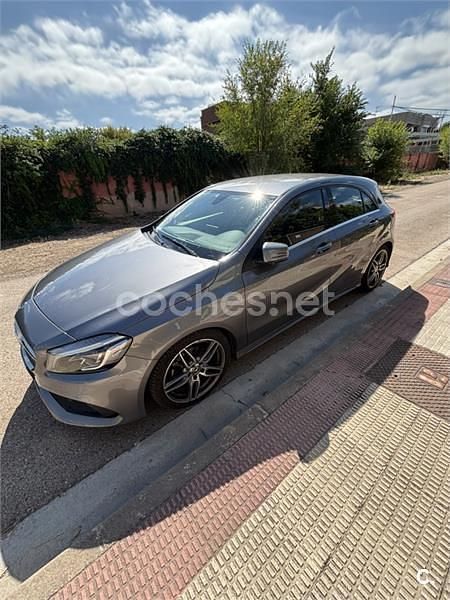 Gris / plata Usado 2017 Mercedes A200 Berlina | 17.900 € (Precio justo) - Imagen 1/4
