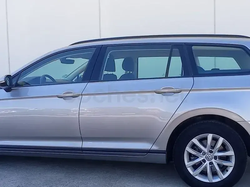 Usado VW Passat 150 CV (110 kW) 2020 Gris / plata Familiar