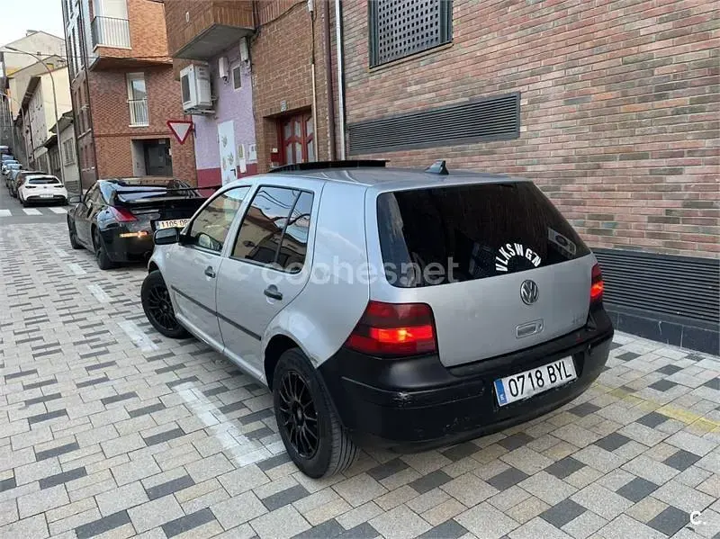Usado VW Golf III GT 100 CV (73 kW) 1999 Gris / plata Berlina