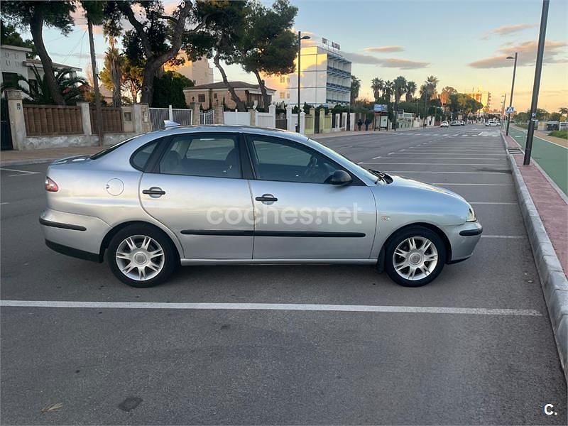 Usado Seat Cordoba 85 CV (62 kW) 2008 Gris / plata Berlina