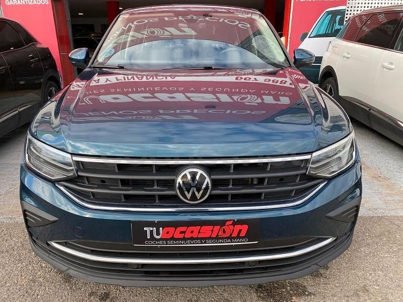 Usado VW Tiguan Life 122 CV (89 kW) 2021 Verde SUV