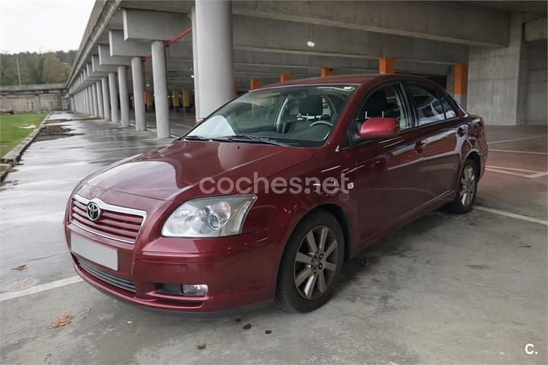 Usado Toyota Avensis Sol 129 CV (94 kW) 2007 Granate Berlina