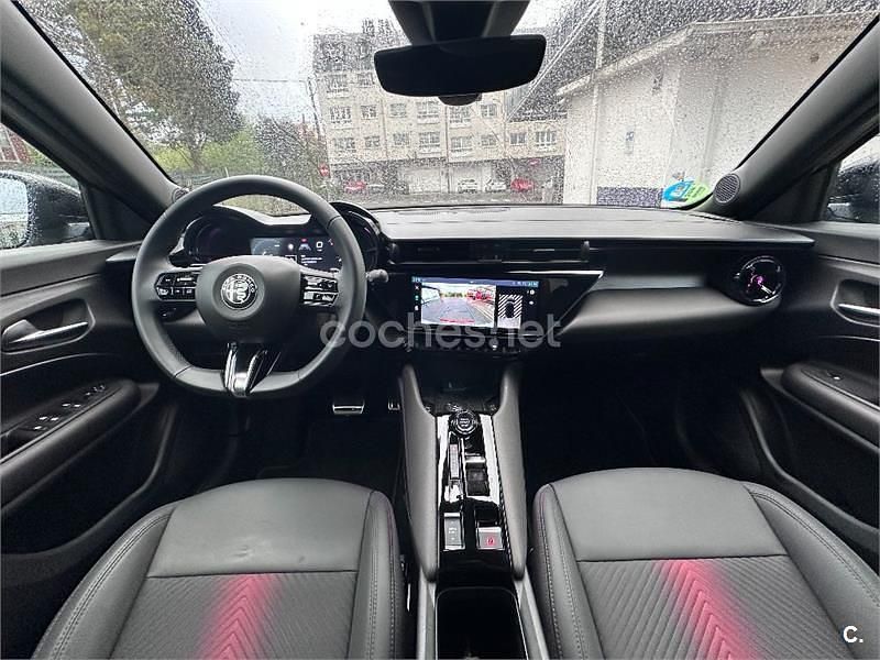 Usado Alfa Romeo Junior 145 CV (106 kW) 2025 Gris / plata SUV