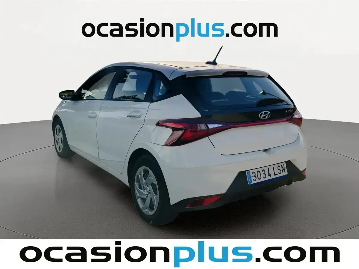 Usado Hyundai i20 100 CV (73 kW) 2021 Blanco Utilitario