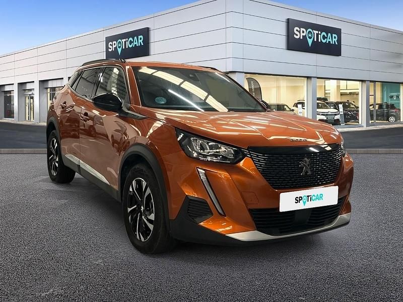 Usado Peugeot 2008 Allure 130 CV (95 kW) 2022 Naranja SUV
