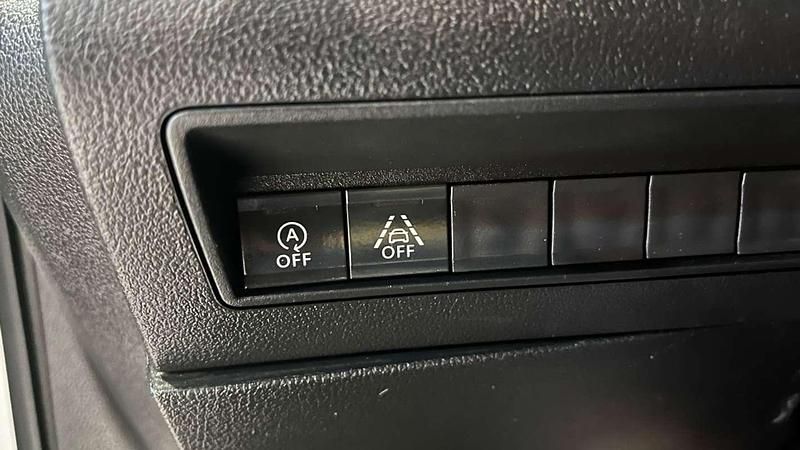 Usado Peugeot Rifter Active 102 CV (75 kW) 2021 Blanco Monovolumen