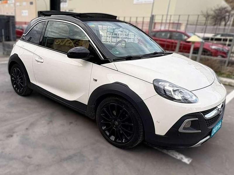 Usado Opel Adam Rocks 116 CV (85 kW) 2014 Beige Utilitario