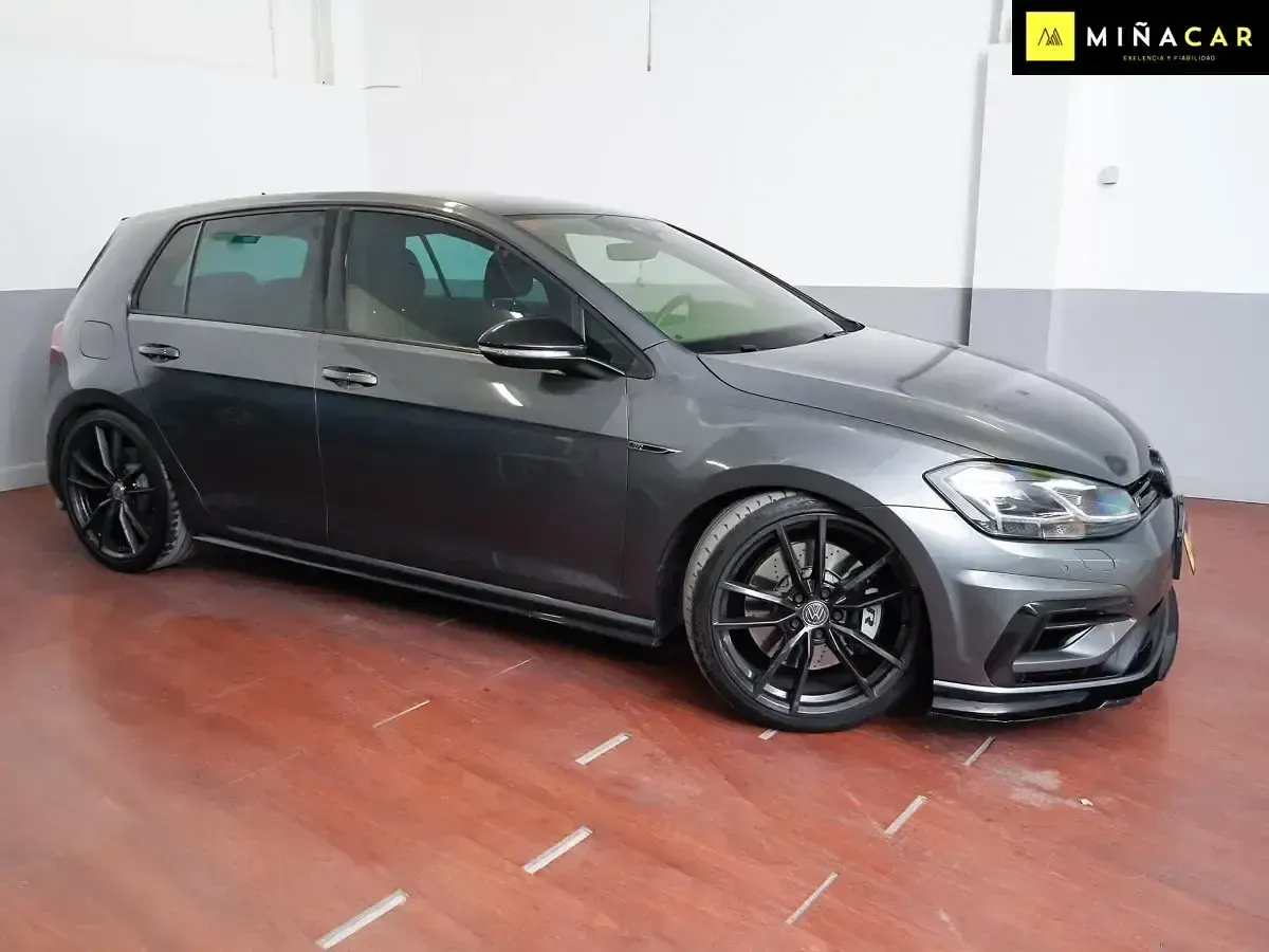 Usado VW Golf VII R 310 CV (228 kW) 2018 Gris oscuro Utilitario
