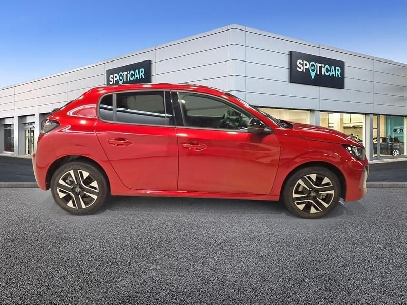 Usado Peugeot 208 Allure 111 CV (81 kW) 2025 Rojo Utilitario